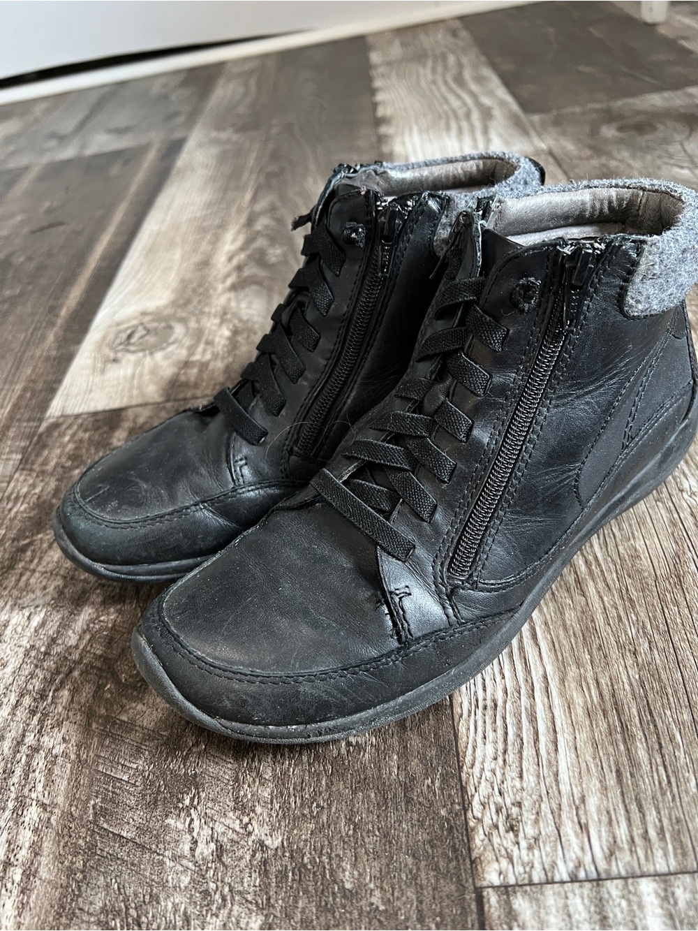 Earth Black Leather Lace-Up & Side-Zip Ankle Booties